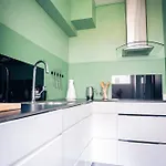 アパート Spacious With Amazing Loft *